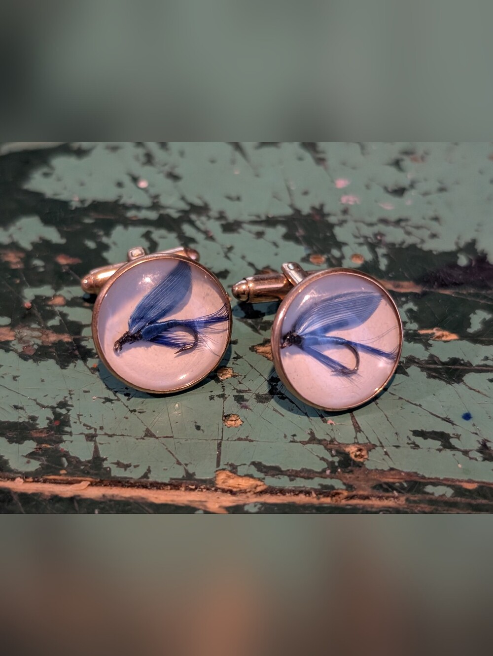 Vintage Lucite Blue Fishing Fly Cuff Links Gold Toned Circle Shape Neat!